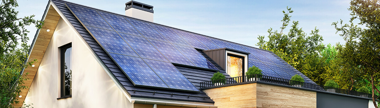 Haus mit Solarmodulen