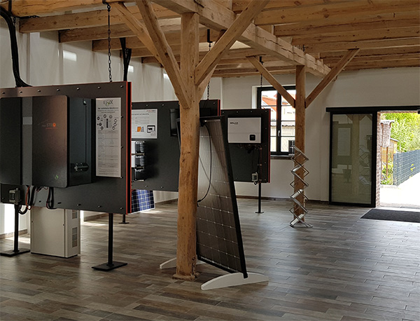 Showroom mit verschiedenen Anlagen