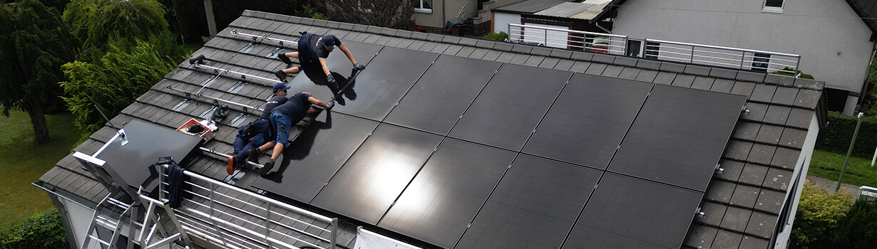 PV-Montage auf dem Dach