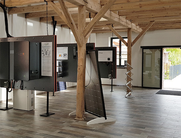 Showroom mit verschiedenen Anlagen